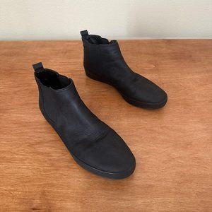 eileen fisher bootie • black nubuck • sz 9 • $228